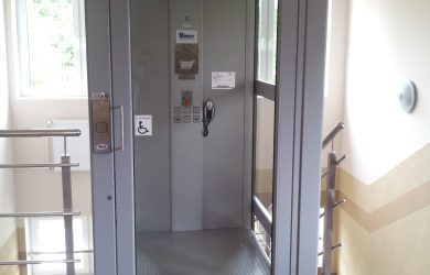 platforma pionowa winda dla niepełnosprawnych